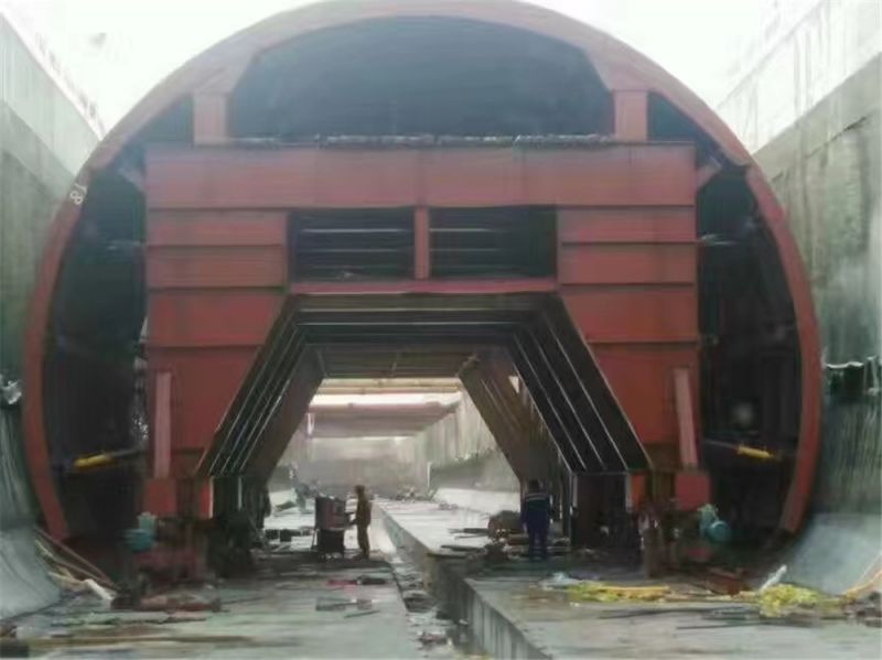 什么是冷彎機？